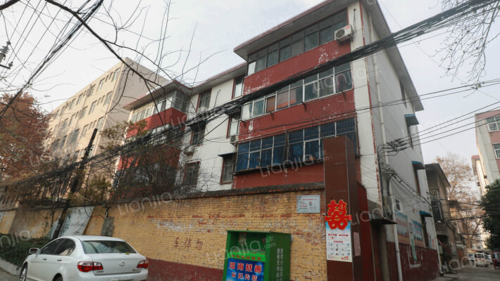 教师宿舍楼外景图