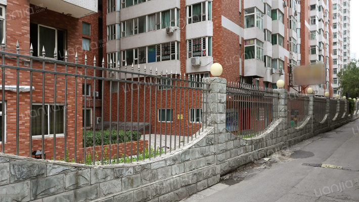 东大盛世华庭外景图