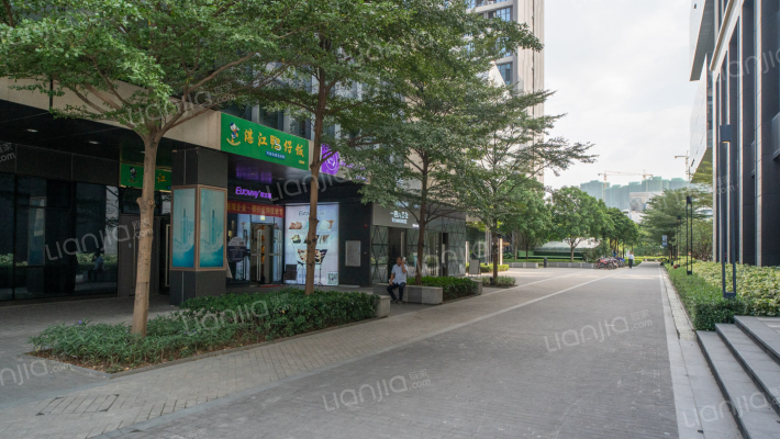 广州绿地中央广场外景图