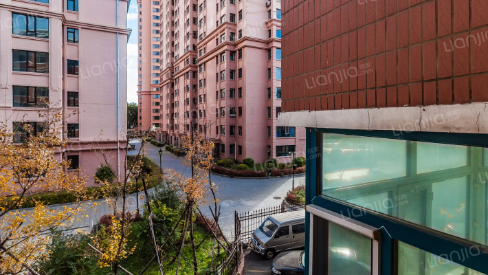 润成水云天外景图