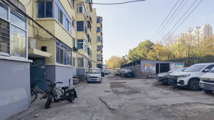 服装厂宿舍外景图