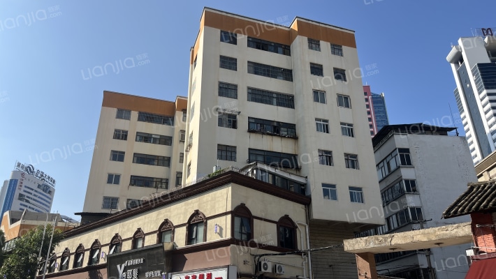 云南冶金汽修厂宿舍外景图