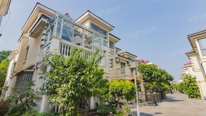 温泉花园外景图