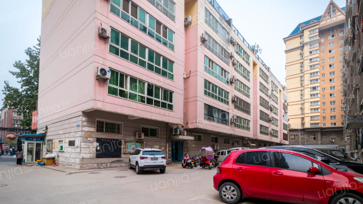 华晨小区外景图