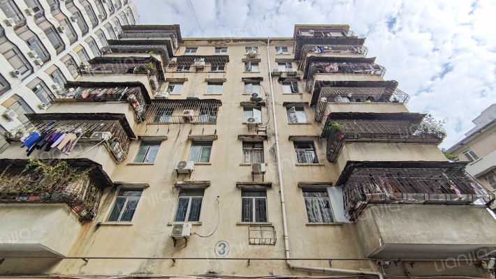 轻工大厦(爱国路)外景图