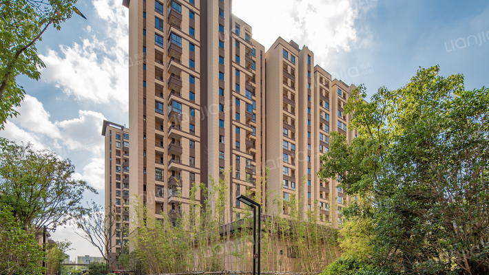 云樾河山外景图