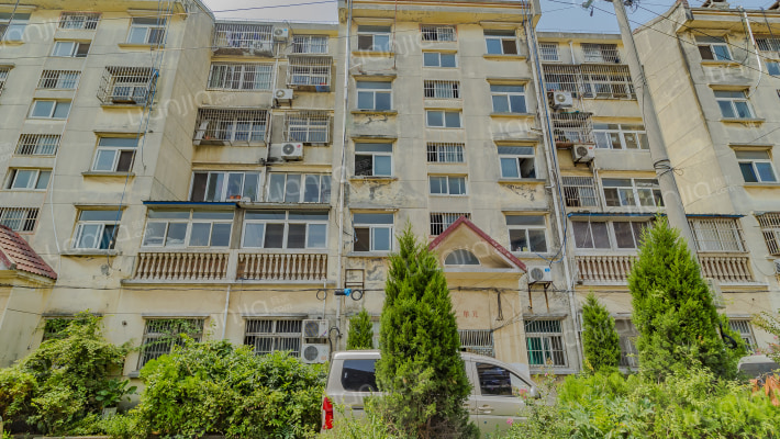 近华新村小区外景图