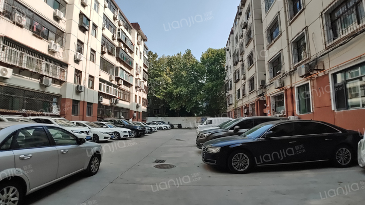 省油脂公司宿舍外景图