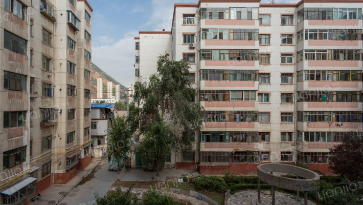 红八小区外景图