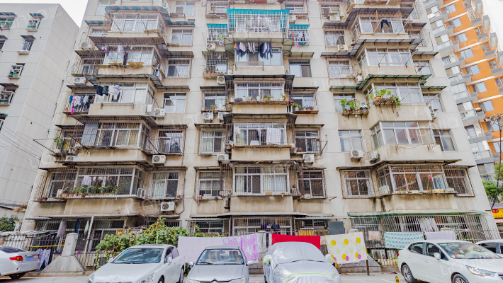 银厦公寓外景图