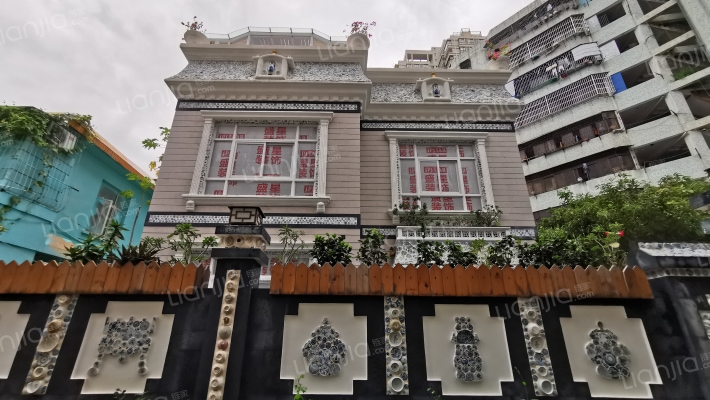 甸花别墅外景图