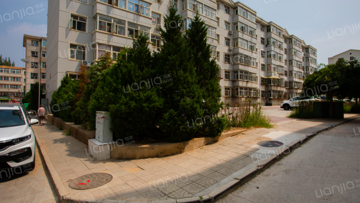 探机家属楼外景图