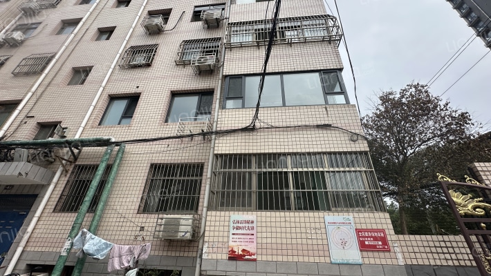 报社家属楼外景图
