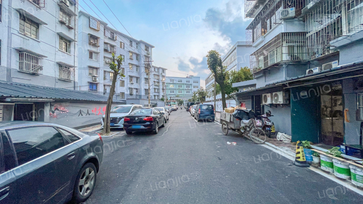 尹南尹西小区外景图