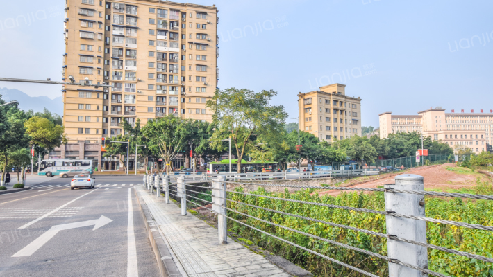 正源橡园外景图