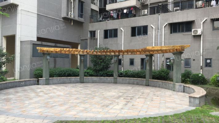 御龙华庭外景图