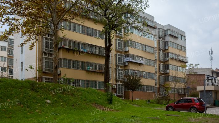 西安公交鹿苑小区外景图