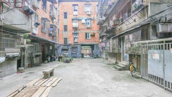 东濠街住宅楼外景图