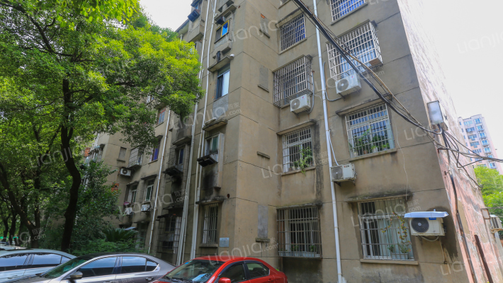 江大南路97号楼外景图