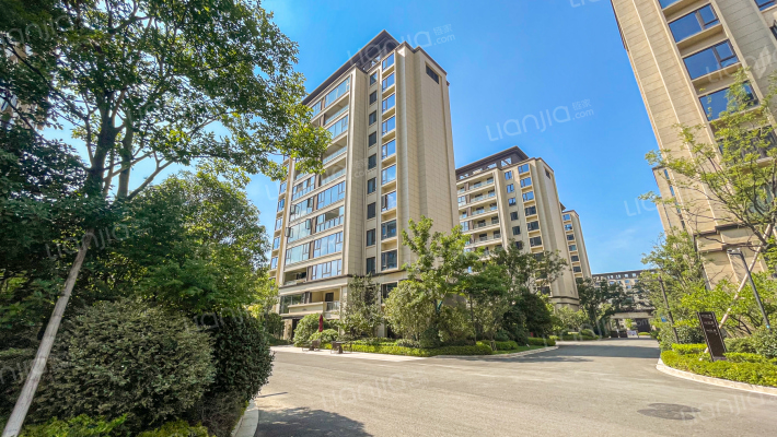 花屿湖郡西区外景图