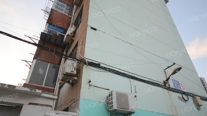 胶鞋厂宿舍外景图