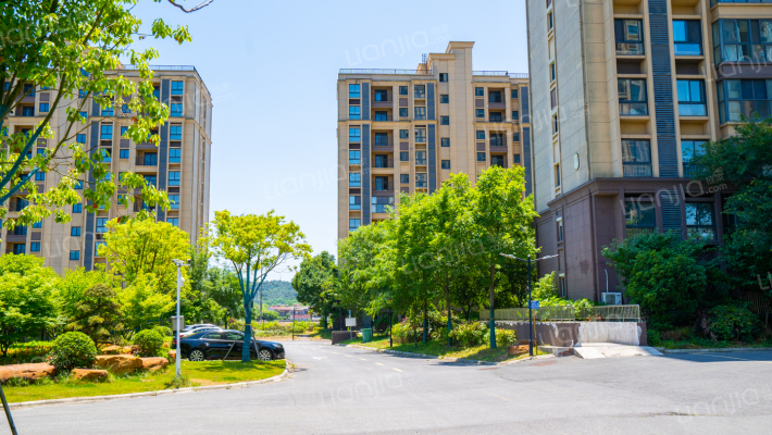 普罗旺斯小镇外景图