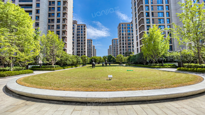 雅戈尔江上花园外景图