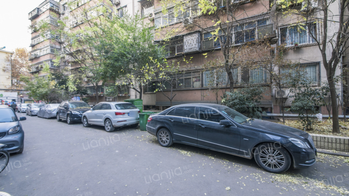 西里路54号院外景图