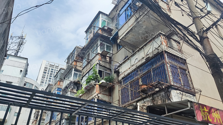 梨花巷13号外景图