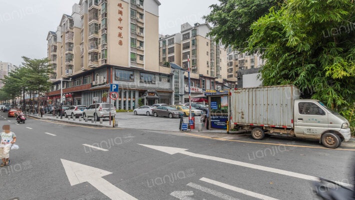 观澜中心花园外景图