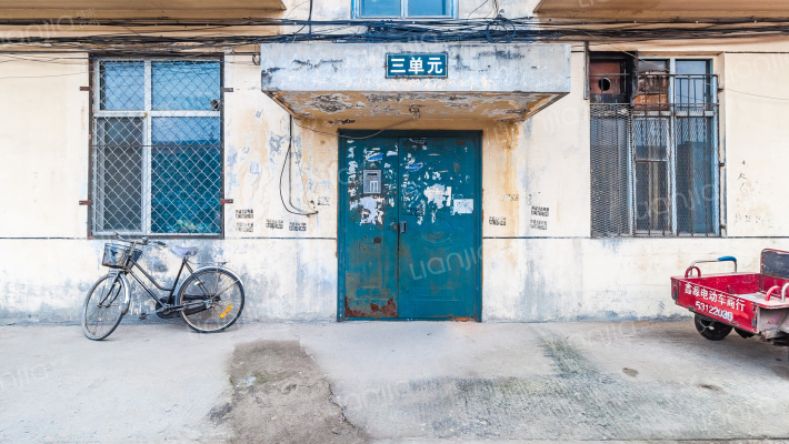 劳动局家属院楼外景图