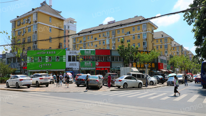 天门湖新界外景图