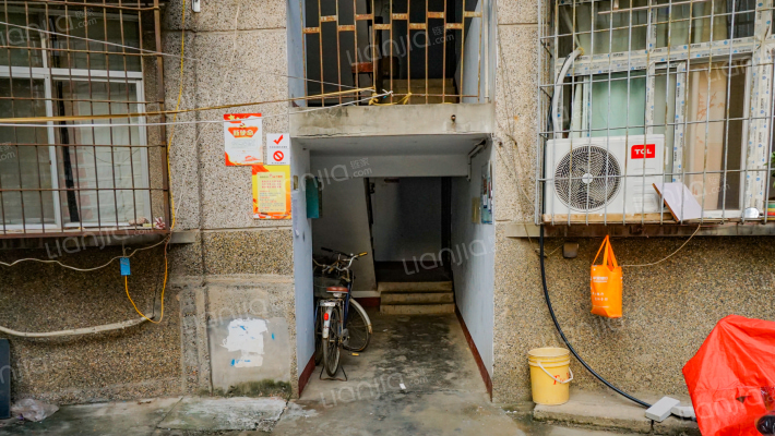 烟草家属院外景图