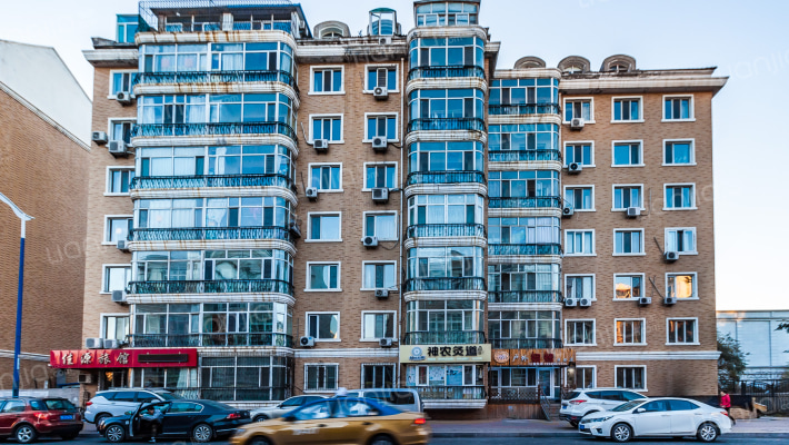 华风江畔外景图