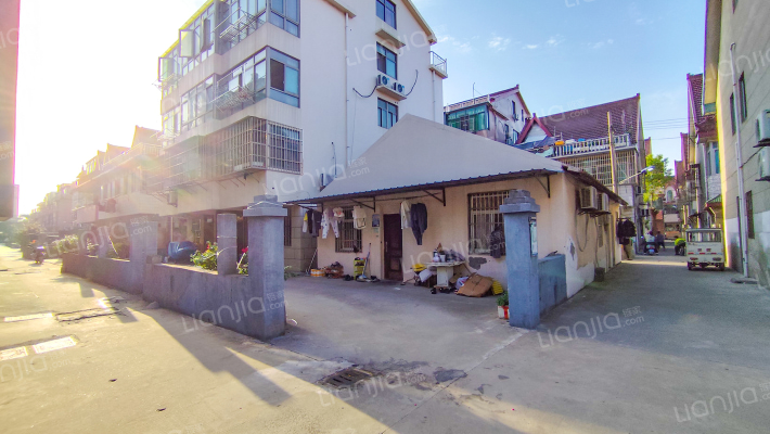 西南桥堍外景图