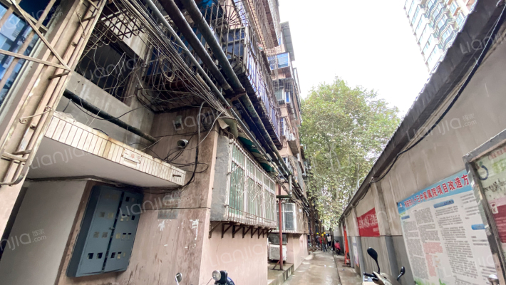 西安市第八十三中学家属院外景图