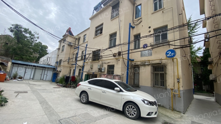 中级法院宿舍外景图