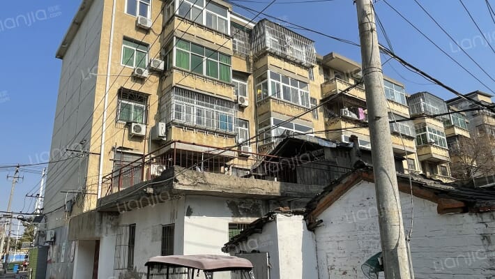 深井公司家属院外景图