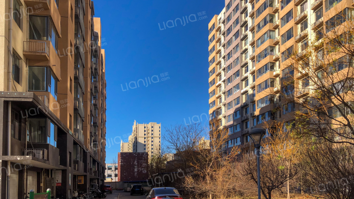 荣昌苑社区现代商城外景图