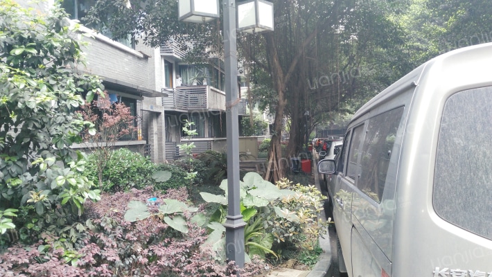 钢花小区外景图