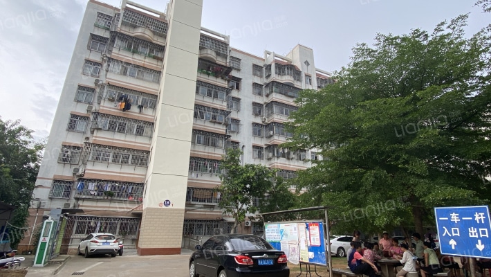 琼山教师村外景图