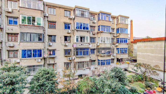 丝织西村外景图