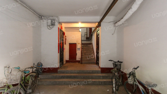 75间宿舍外景图