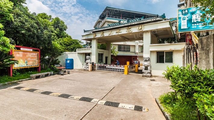 玉龙山水花园外景图