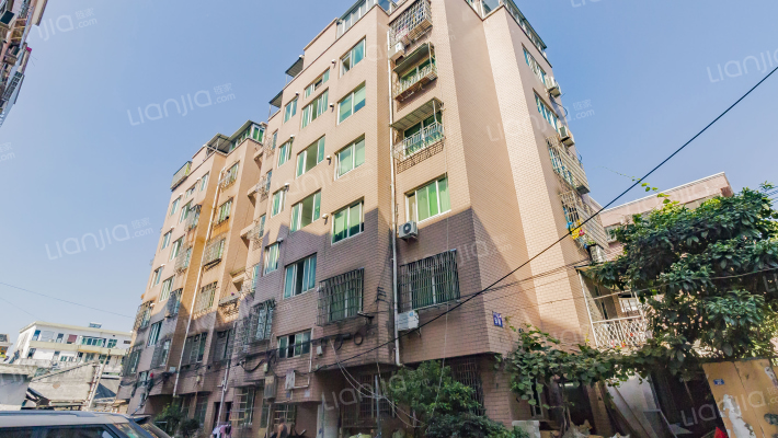 华园公寓外景图