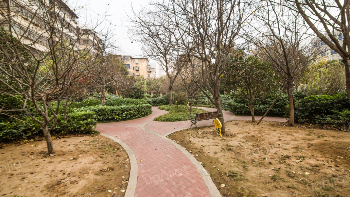 农业发展银行家属院外景图