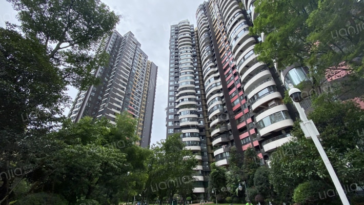 万峰城D区峰景里外景图