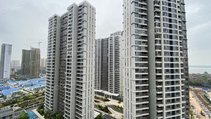 天汇龙城龙湖苑外景图