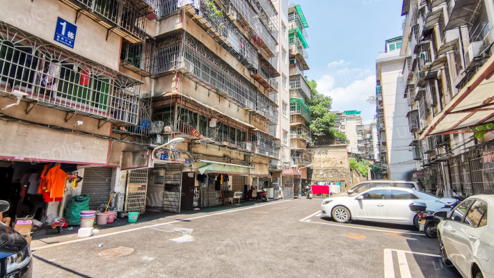 南建公寓外景图