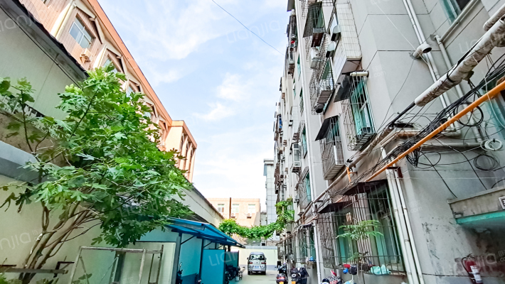 东大街58号院外景图